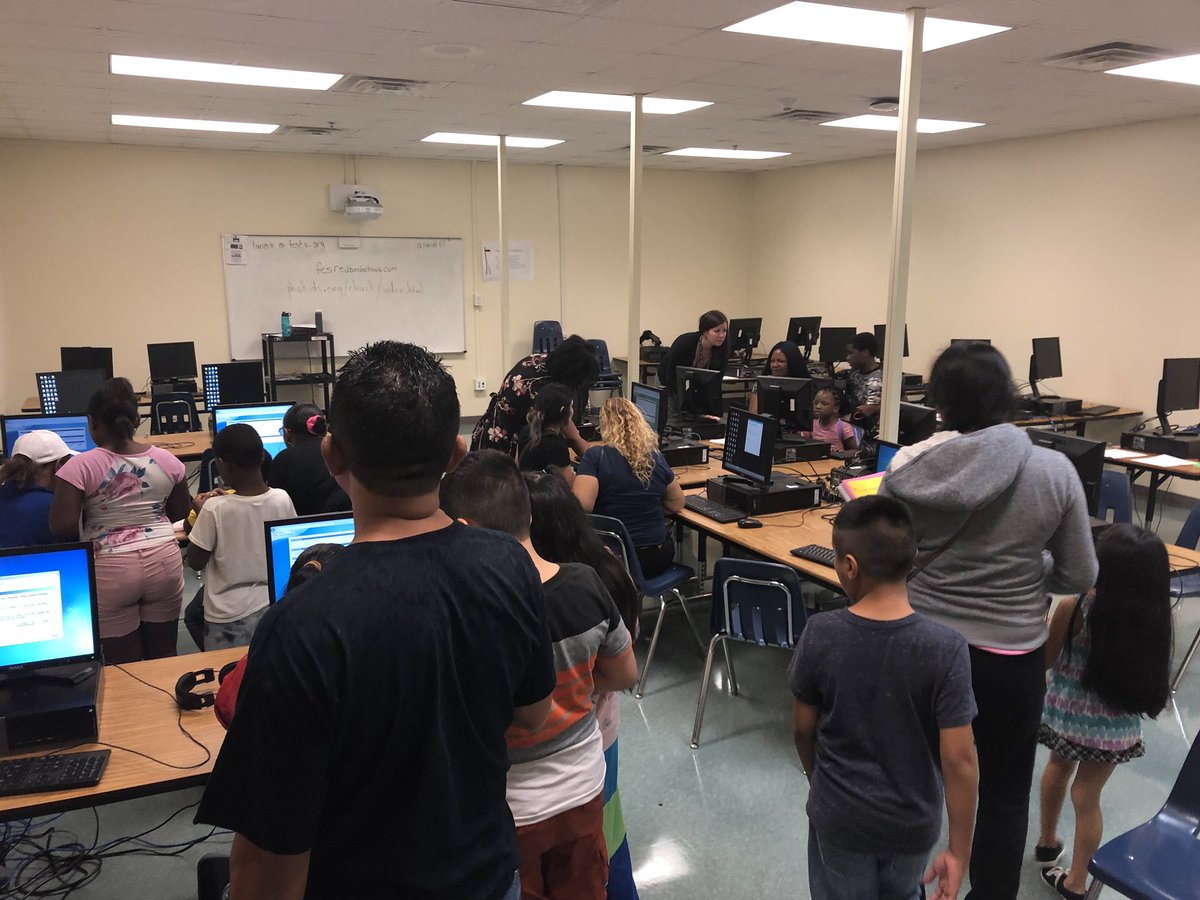 Leah McDaniel tweet media