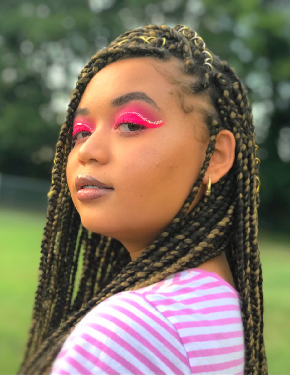 TheCurlyFroGirl's tweet photo. Pretty In Pink 💕🎀👄💕 #TheJTouch #makeupforwoc https://t.co/tPE6D4wATS