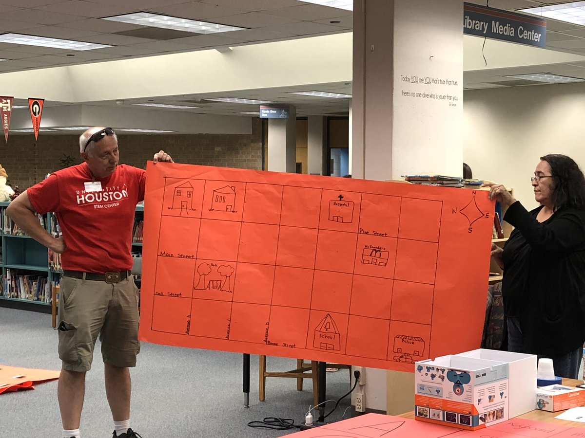 scastro122's tweet image. Worked with a great group of @AliefISD teachers today. Thanks for the invitation @AliefTech and @SK4DL #edtech #elementaryrobotics