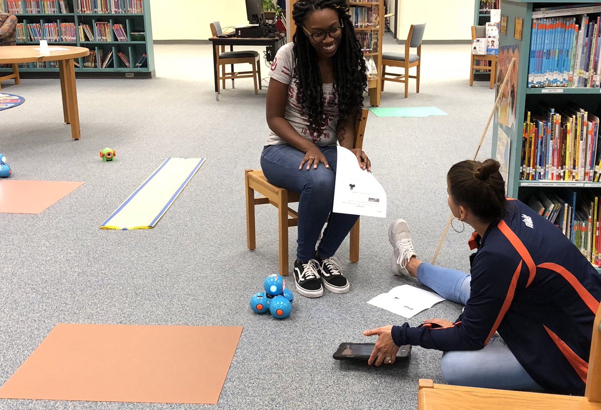 scastro122's tweet image. Worked with a great group of @AliefISD teachers today. Thanks for the invitation @AliefTech and @SK4DL #edtech #elementaryrobotics