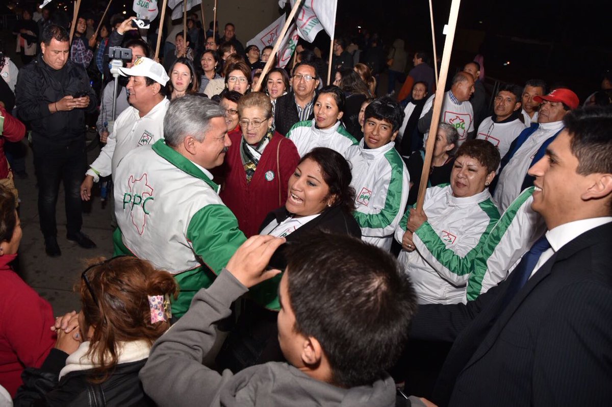 KaremCraff's tweet photo. Lima se activa. La ola se pone en movimiento. Todos buscamos una #LimaFeliz. #BeingoleaOlaFeliz. https://t.co/O5TFya4tLi