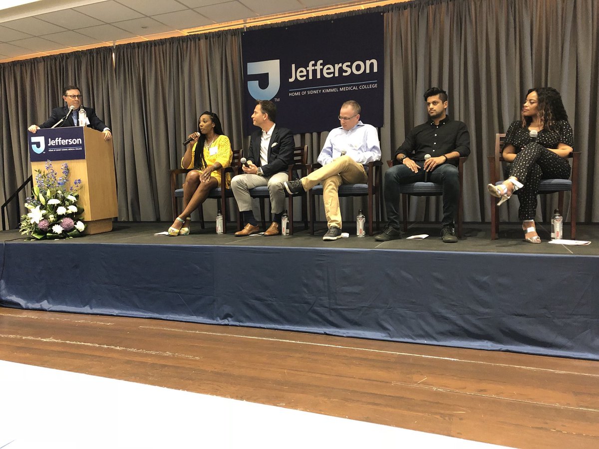 lesheala_'s tweet image. Yellow + Melanin = Score! #apopofcolor #goodchoice #womeninsports #yellowdress 💛