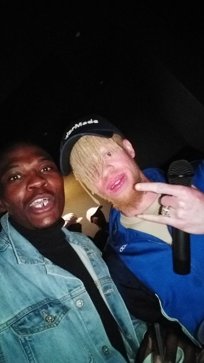 GVLEXYKEVIN_D's tweet photo. Just the other day bumped into the hommie @Lida Strat himself🐐🙌
#Rap4Me...what a nice experience💯 https://t.co/UoqDaCM86N