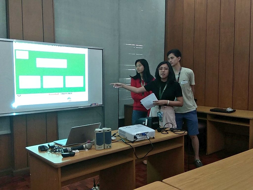 EXCEL2017's tweet photo. [ADVANCED CAREER EXPERIENCE]

HAPPENING NOW: ACE participants  present their SMART solutions to the business case! 

#AdvancedCareerExperience https://t.co/RoAwpI2UcM