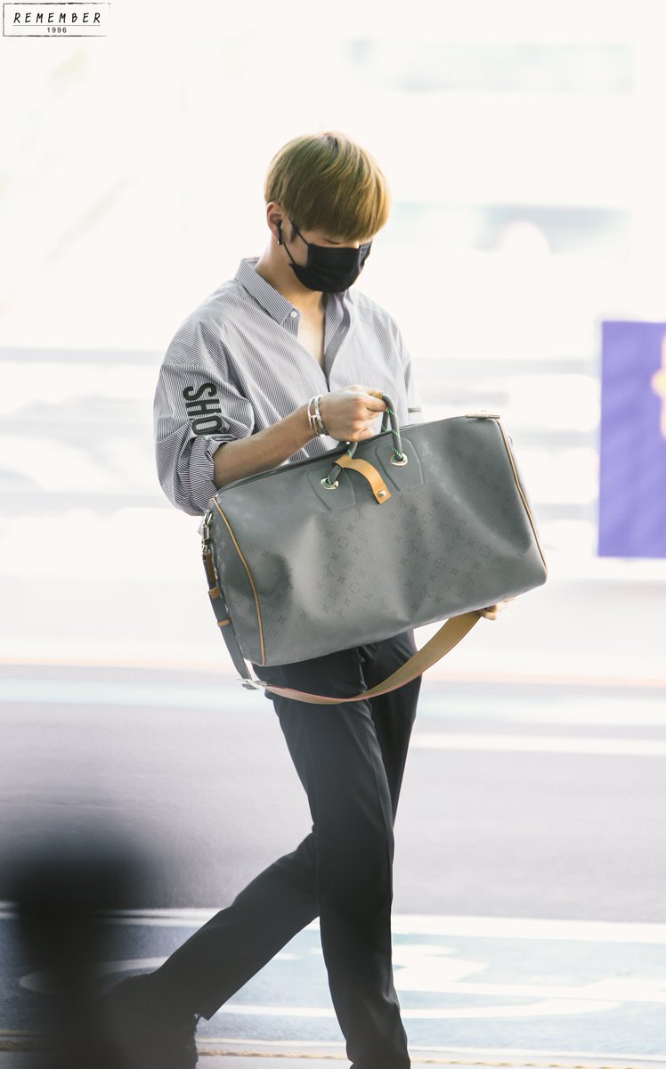 REMEMBER_1996's tweet image. 180803

잘다녀와 오늘도 멋있는 우리 멈무 😍😘

#강다니엘 #kangdaniel #WANNAONE #워너원