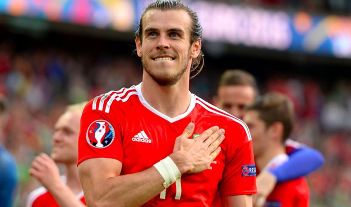 THOMAS Recruitment Group (@thomas_rec) on Twitter photo #FridayFreebie #Freebie ⚽️ #Football is back and we have that #FridayFeeling 💃 #Win a SIGNED PHOTO of #Wales & <a href="/realmadrid/">Real Madrid C.F.</a> star <a href="/GarethBale11/">Gareth Bale</a> ⚽️ To #enter and have a chance to #win just #Follow us, #RT & #Like. #Competition ends 10/8/18. Over 18’s & UK residents only please. #FridayFreebie #Freebie ⚽️ #Football is back and we have that #FridayFeeling 💃 #Win a SIGNED PHOTO of #Wales & <a href="/realmadrid/">Real Madrid C.F.</a> star <a href="/GarethBale11/">Gareth Bale</a> ⚽️ To #enter and have a chance to #win just #Follow us, #RT & #Like. #Competition ends 10/8/18. Over 18’s & UK residents only please.
