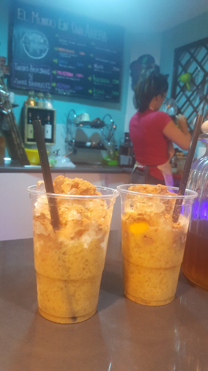 MundoArepa's tweet photo. Fin de semana fiestas de #SanCayetano en #LaLatina y con previsión de temperaturas de 40 grados qué mejor que protegerse este viernes y sábado en el @MercadoCebada  y coger fuerzas con nuestras arepas internacionales y refrescarse con zumos o granizados naturales. https://t.co/VaCEqH2UFO