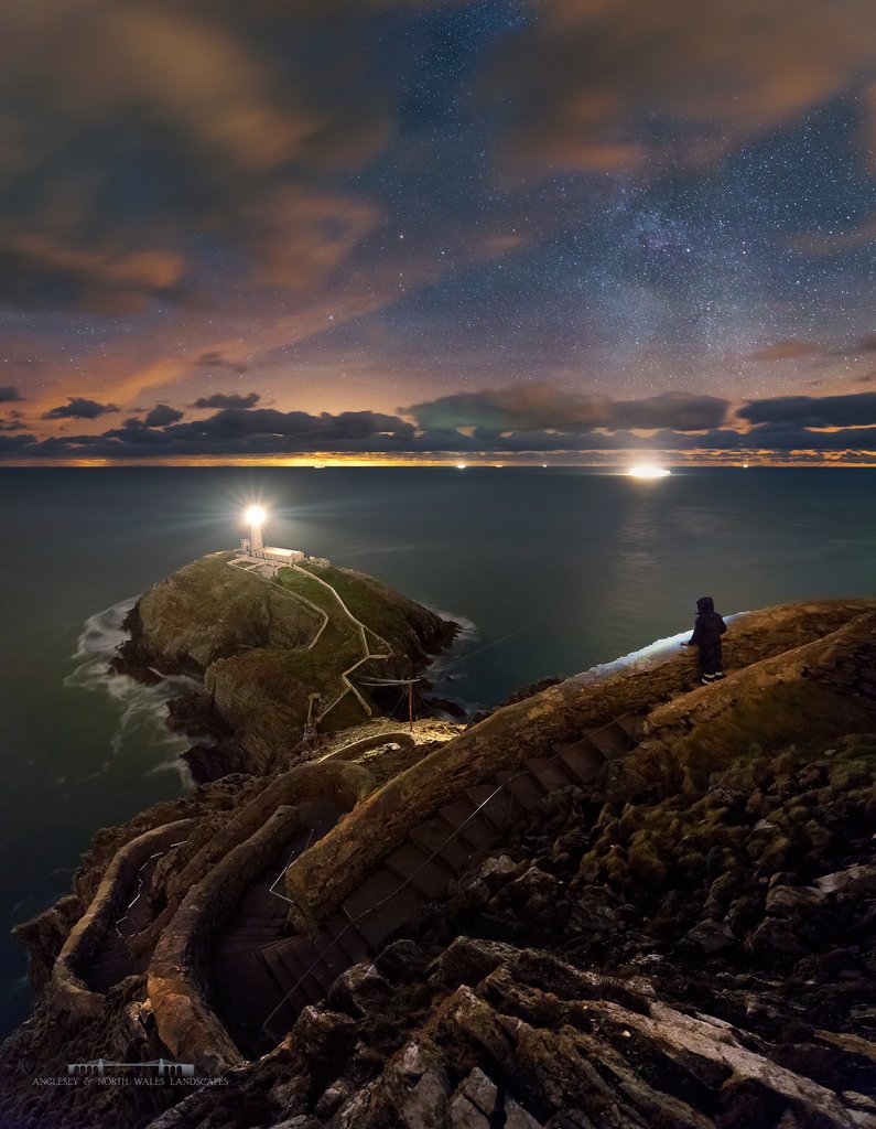 CLEAR COMMUNICATION

South Stack lighthouse, the Milkyway, the distant lights of Dublin and passing ferries. Even in the quiet hours of the night, our coastline overlooking the Irish sea is always bustling and ablaze with colour.

#anglesey #southstack @VisitAnglesey @visitwales