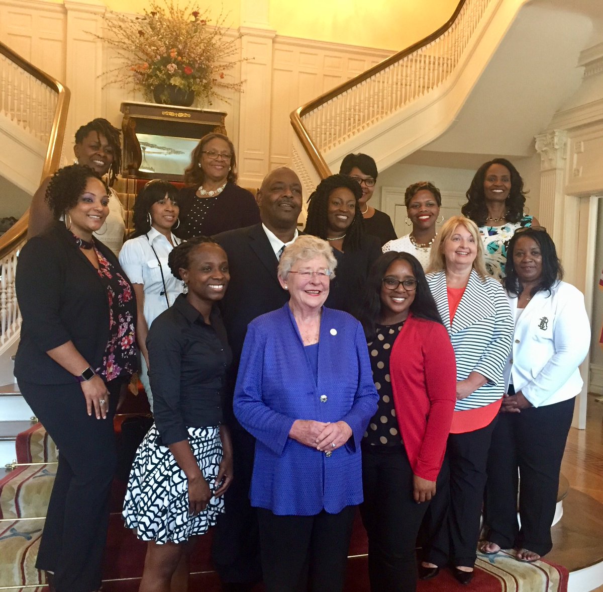 Alabama_Reading's tweet photo. Thanks to this team who touched the lives of 500 children at Dannelly, Fitzpatrick, Highland Ave school zones #ASAPpilot #MPS #ALeducators https://t.co/ec7YewmaMU