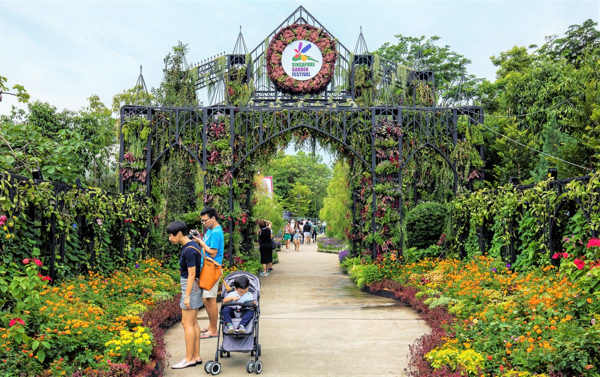 nparksbuzz's tweet photo. Last day to visit #SGGardenFest! Be greeted by The Mountains at Meadow Gate, or the Colonnade Arches at the Meadow Bridge entrance. Don’t forget to bring home a plant (or two!) at the MarketPlace selling F&B, plants and crafts. Have a great day! Photos: Daniel Aw, NParks. https://t.co/4XMOsXhEw4