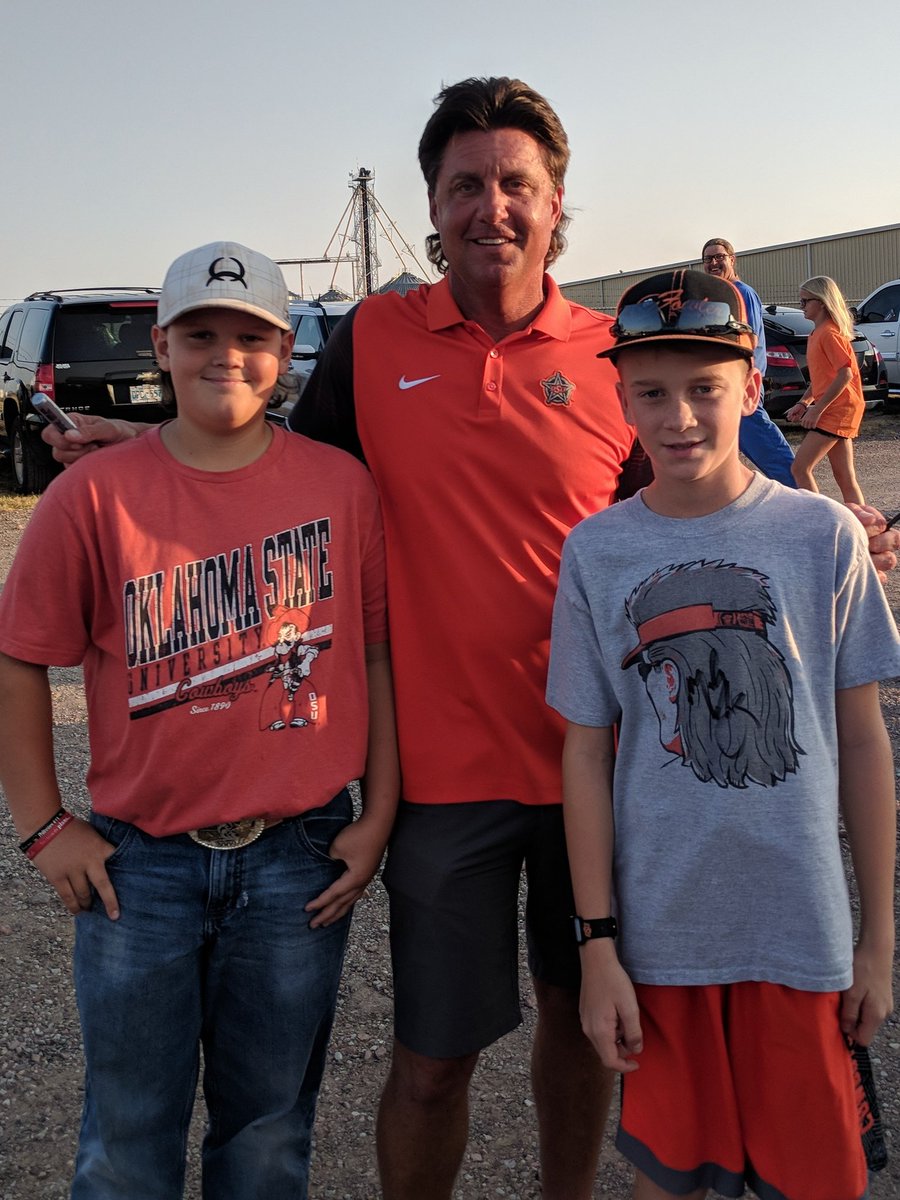 ChadWiginton's tweet photo. #cowboycaravan #matchingmullets https://t.co/BdZwlaI7Ko