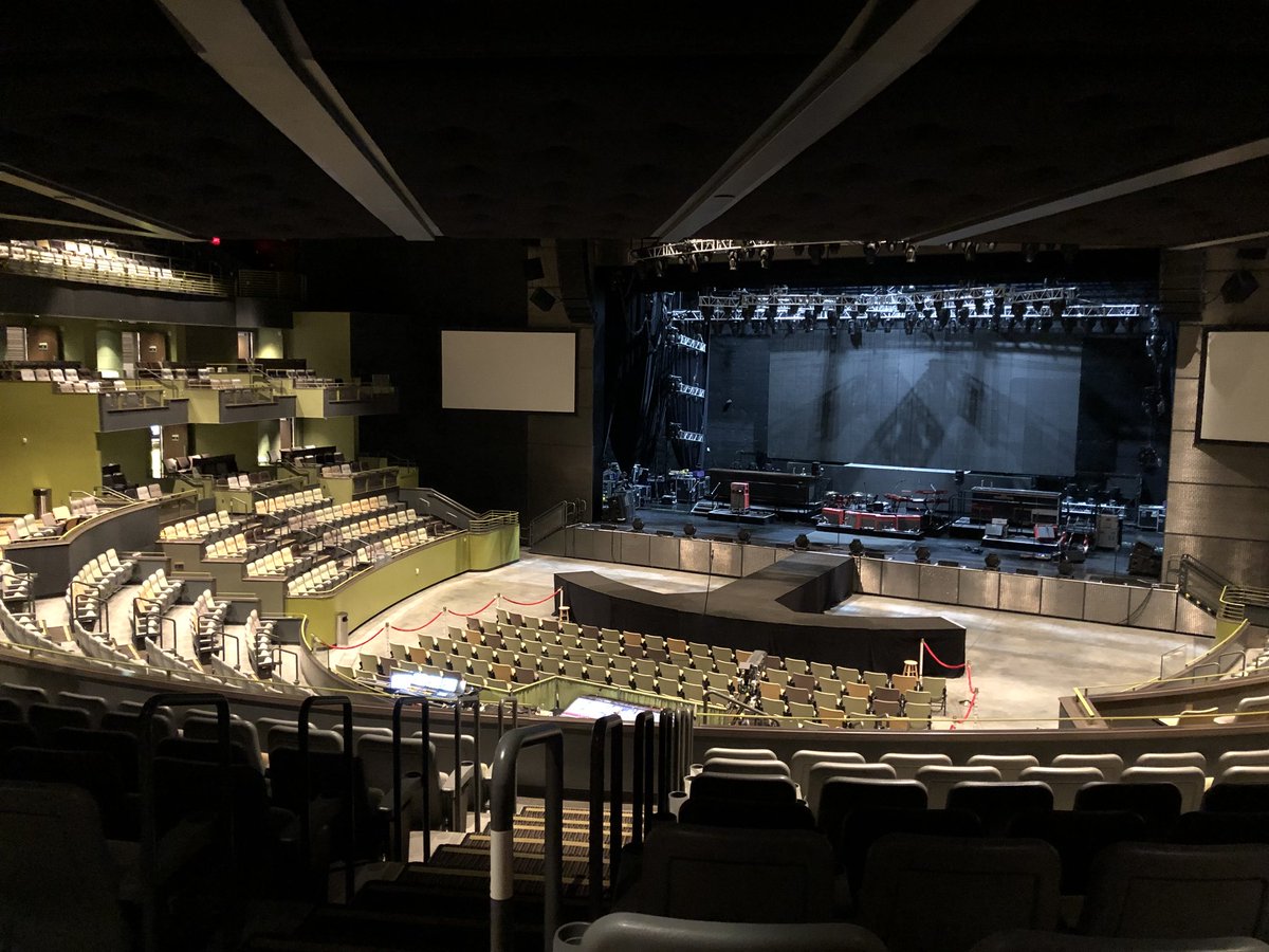 AguaCalienteRM's tweet photo. First look-in at The Show for #BradPaisley #WeekendWarriorTour ππ https://t.co/xPVuNA7j8k