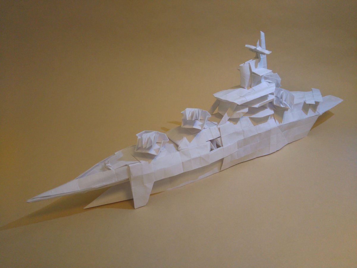 Uzivatel Taon 折り図本企画中 Na Twitteru 航空戦艦 金剛 Origami Designed By Taon 折り紙作品 依頼を受けて作成しました 原作 荒巻義雄氏 作画 夢野れい氏によるsf架空戦記漫画 琵琶湖要塞1997 に登場する日本列島軍の軍艦です 艦船はまだ経験が浅く 迷い