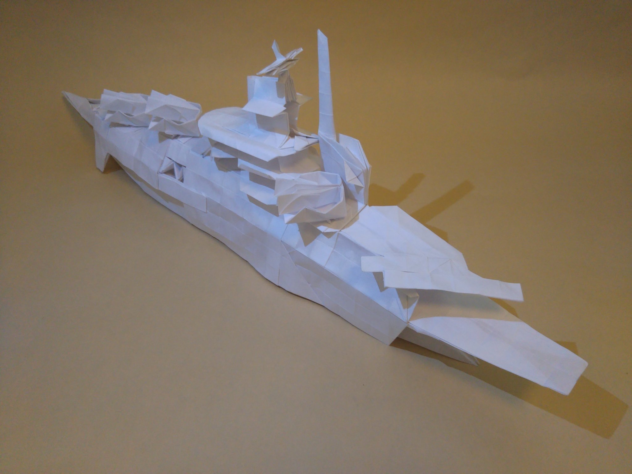 Taon Taon 航空戦艦 金剛 Origami Designed By Taon 折り紙作品 依頼を受けて作成しました 原作 荒巻義雄氏 作画 夢野れい氏によるsf架空戦記漫画 琵琶湖要塞1997 に登場する日本列島軍の軍艦です 艦船はまだ経験が浅く 迷いも残る造形になりまし