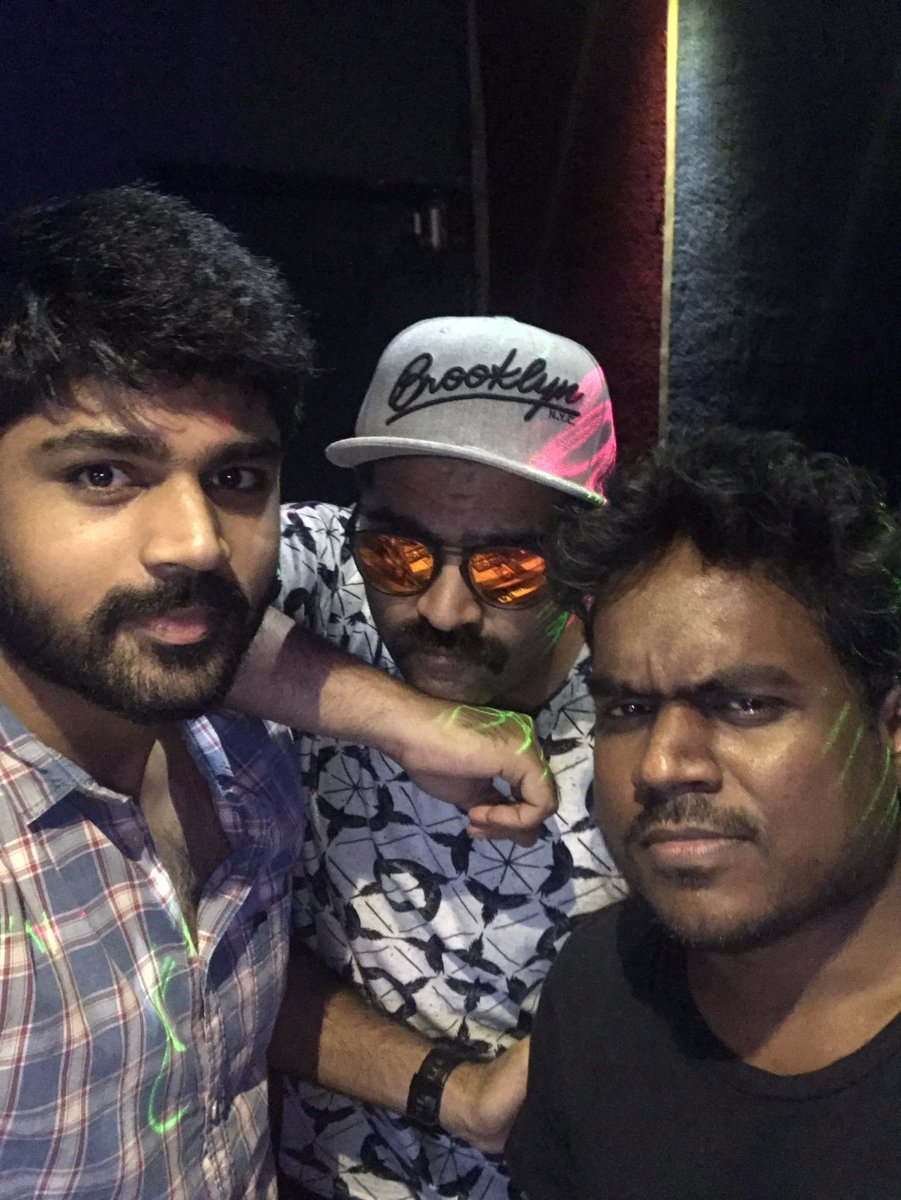 StarVersatile's tweet photo. #ThinkLoveBytes - Features A Special love track💕 from the Messenger of Love 💘 @thisisysr titled #Pattukuttyneethaan from #RajaRanguski ✨

@actor_shirish @Dharanidharanpv @IamChandini_12 @RIAZtheboss @burma_talkies https://t.co/Sw9r8nmOfT https://t.co/AFA1agU3tF