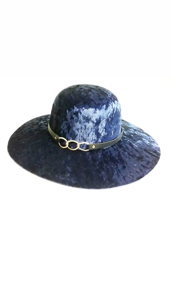 mkstudiosv's tweet photo. Hermosos sombreros 💕 $6.00 https://t.co/tGARDMUyGP