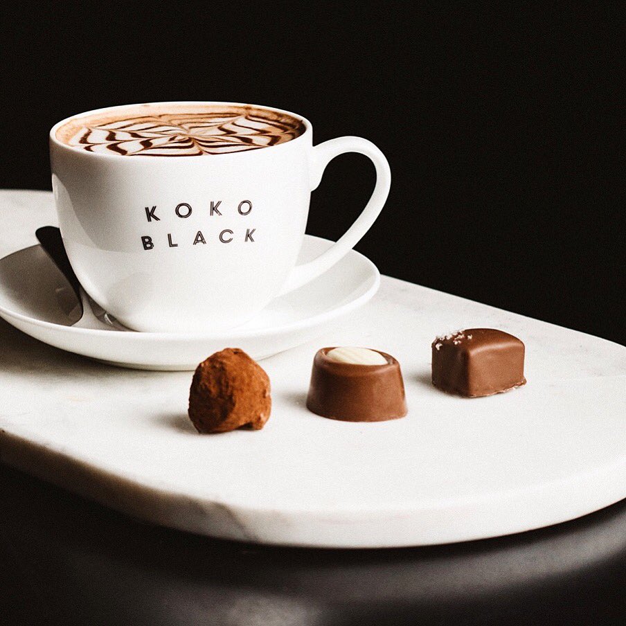 We like chocolate with our hot chocolate (and we thought you might too). NEW Belgian Hot Chocolate and Praline flight, for the fan of the cocoa-rich classics.⠀
Belgian Hot Chocolate paired with three perfect pralines, available in stores from today!