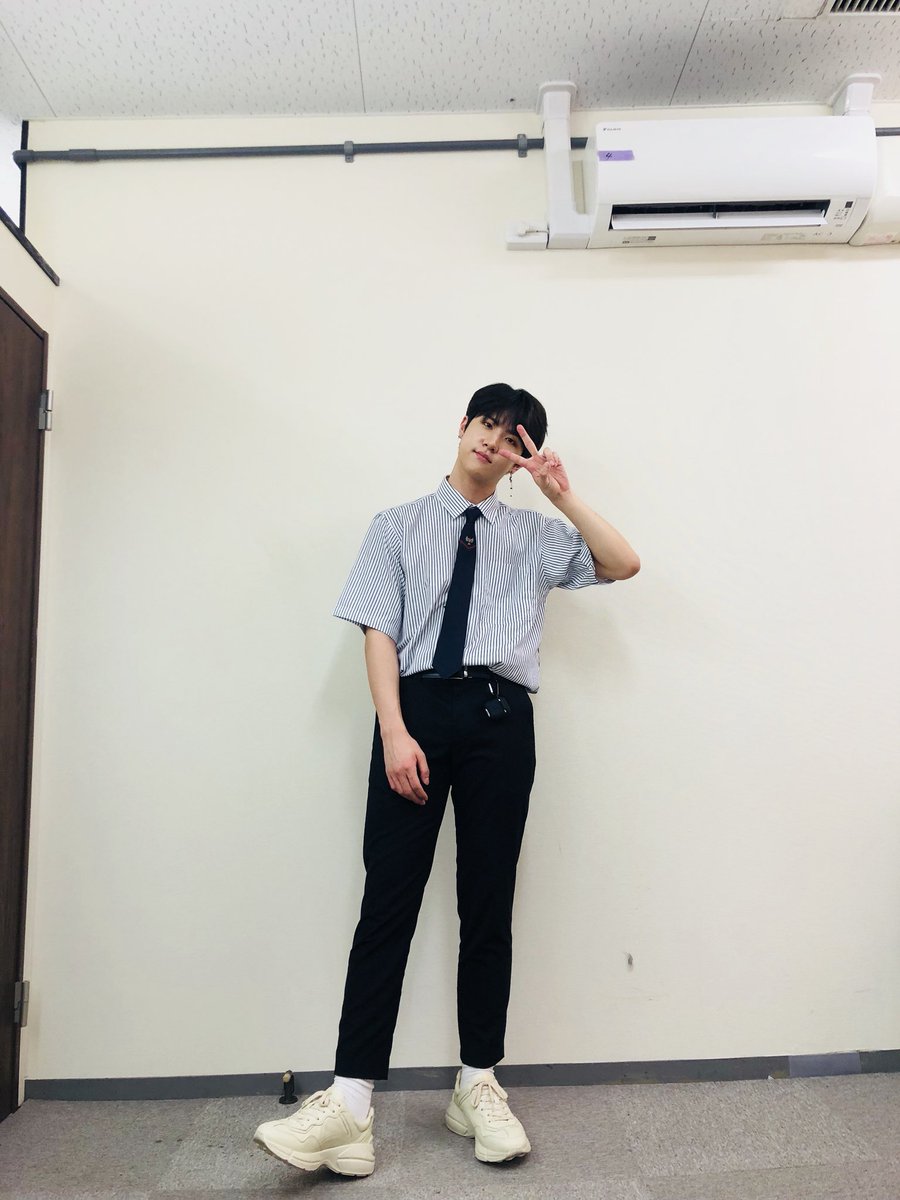 KDH_official's tweet photo. [#김동한] 저는 일본에 잘 도착했습니다! 잘 하고오겠습니닷 
일본팬분들도 히사시부리~~ https://t.co/2cgpB0iOCS