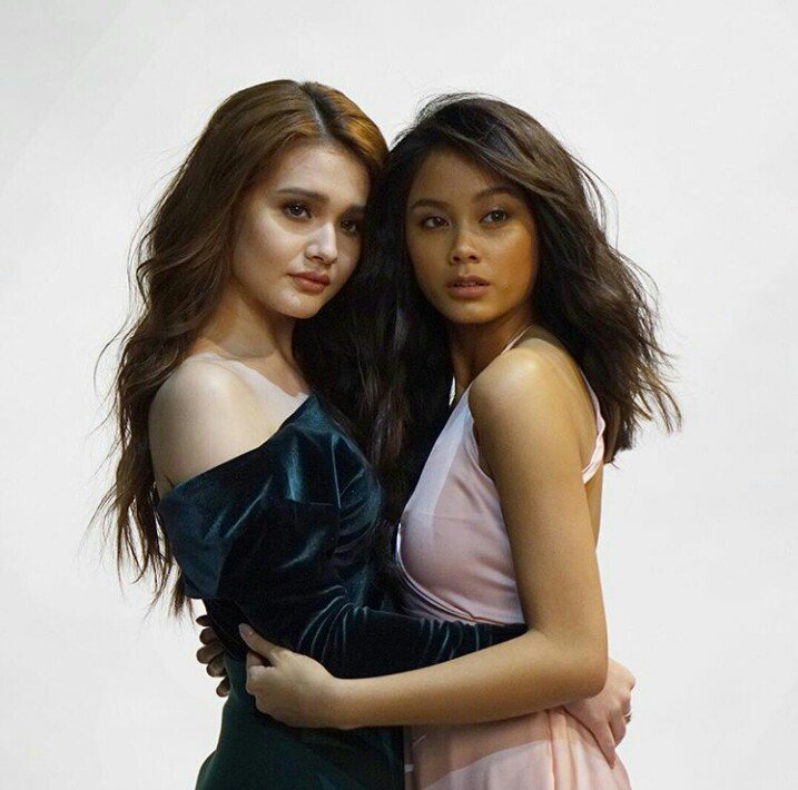 dvjesss's tweet photo. Cheryl and Veronica 😄😍 Happy 18th Birthday Kira @Kbalinger ✨  #BFFs #KirLona @ylona_garcia https://t.co/3gBFumz5oR