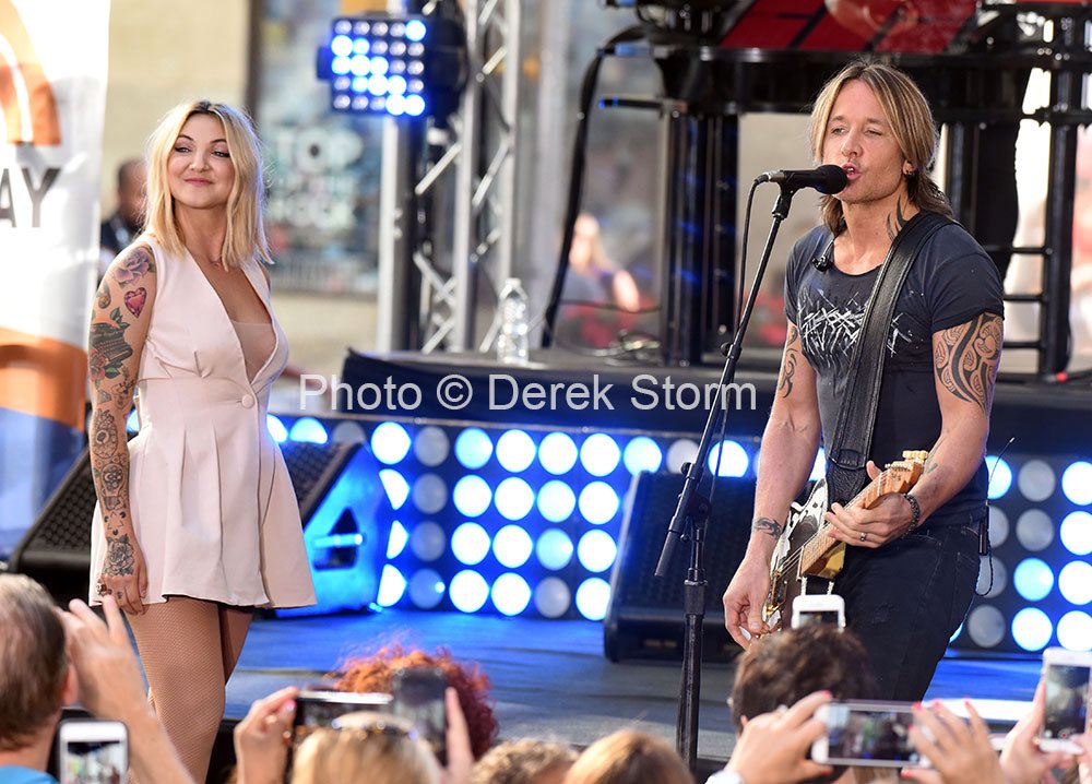 JuliaMichARG's tweet photo. 📷Mas fotos del concierto de Julia con Keith en Today Show
@juliamichaels @KeithUrban
@TODAYshow #KeithTODAY
(Ph :Derek Storm) https://t.co/qHcYFsCjC4
