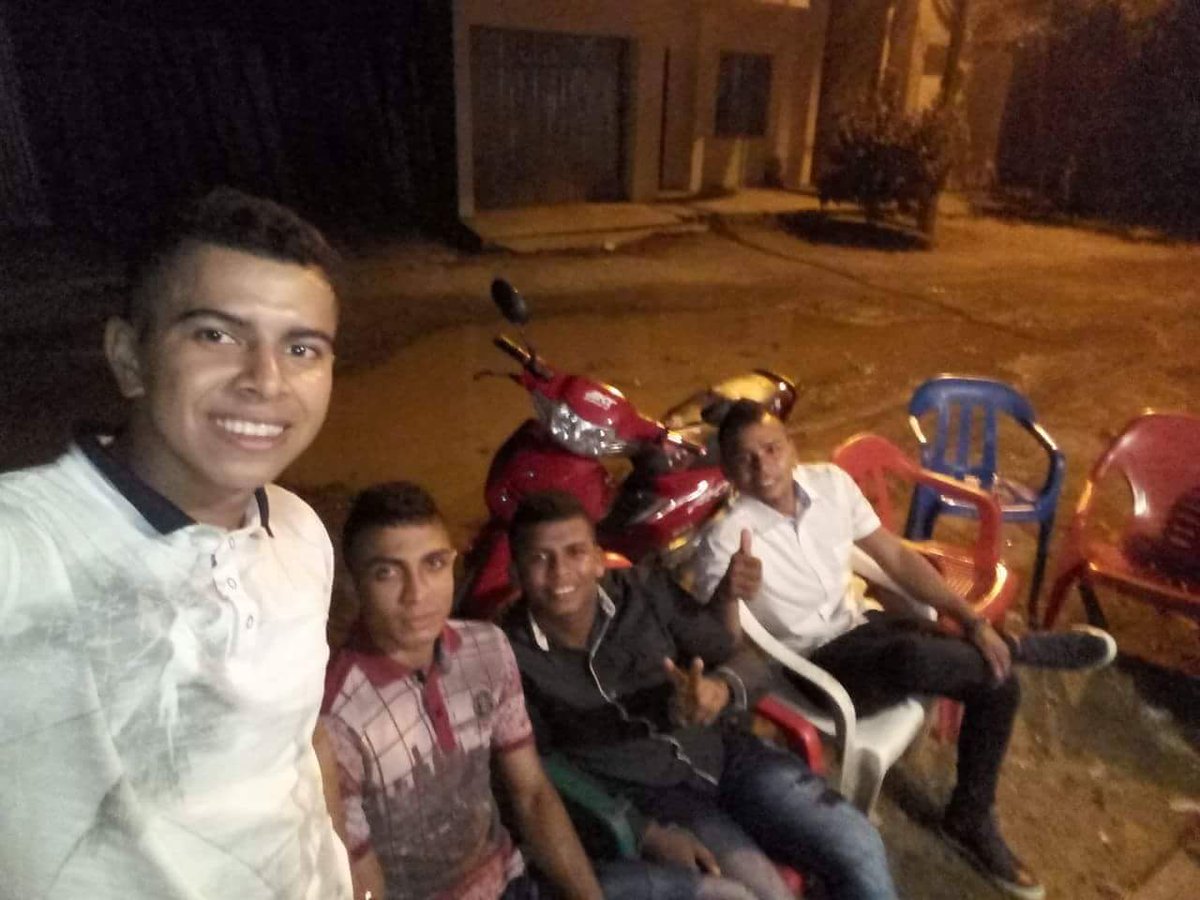 haiderdeso's tweet photo. Porque La Vida Hay Que Disfrutarla
Al Máximo... La Buena Parceros 👍 https://t.co/61sTmfYqMK