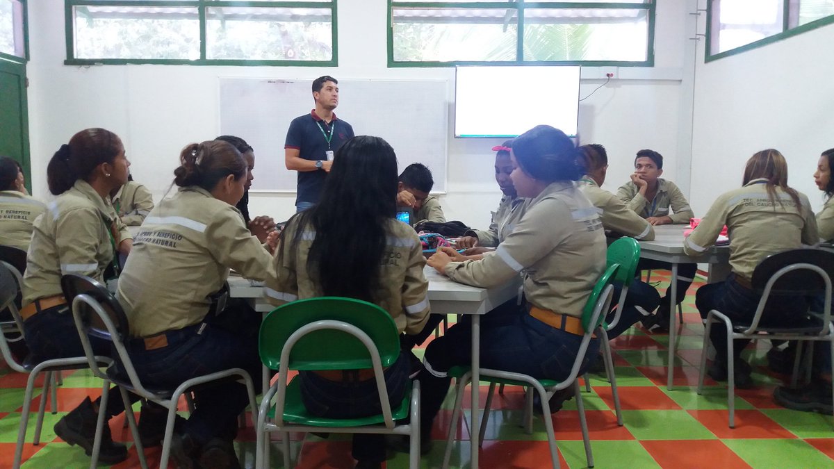 CoordAcad_CFMA's tweet photo. Al equipo de instructores de nuestro @SenaCfma mil gracias por su compromiso con la calidad de la FPI. Con su ejemplo, disciplina y profesionalismo inspiran la excelencia en nuestros aprendices. @SBDIR_SENACFMA @CformaSenacfma https://t.co/ULiipaWjrX