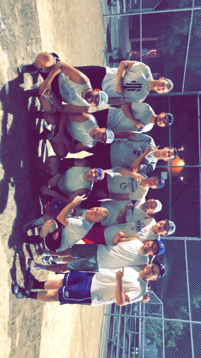 LilBDiggitty's tweet image. Lawrence softball league champs! ⚾️👌#SKWAD