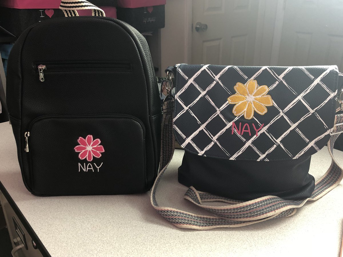 SHagertyBags's tweet photo. This catalog is... THE. BEST. ONE. YET! I’m totally LOVING my new 31! Photo by 31 is amazing. Love how I can change out the pictures. Oh and my Nay’s bags! &amp; that Close To Home tray! If you haven’t checked it out. YOU NEED TO! ❤️@NaysDays_YT https://t.co/bYucoDcuqE