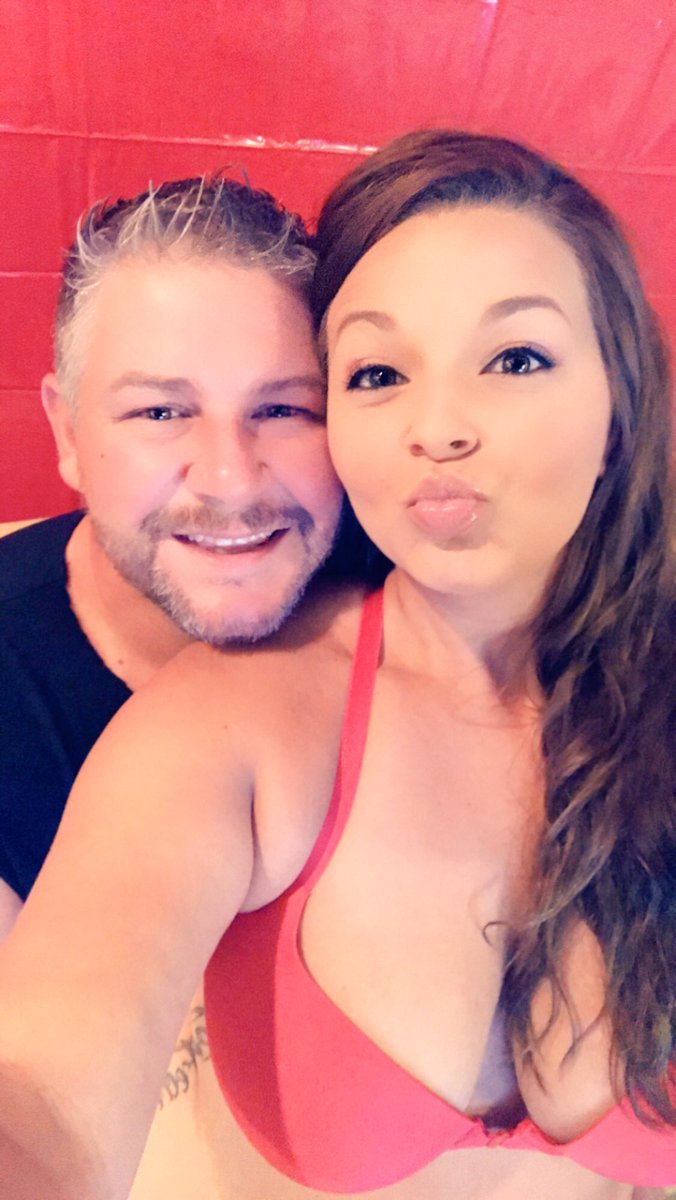 XxBrooke_AlexxX's tweet photo. Broadcasting in less than 5 mins! #cumplaywithus #lush #tipmultigoal #hiddenshow #thebrookeandalexshow #tokenpoll https://t.co/Z1aNjXfMks Follow us! ๐ https://t.co/FNMutfdvTa