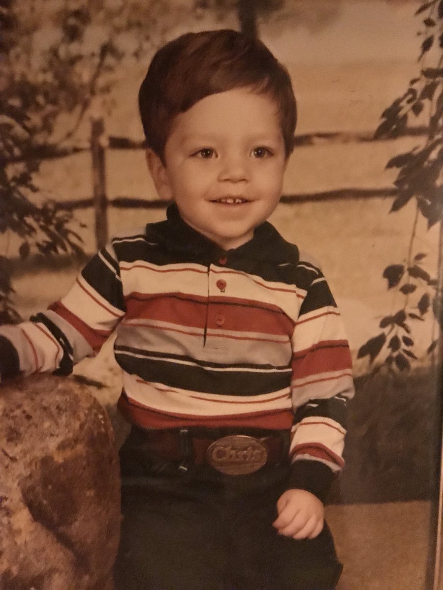 SpeakUpGaming's tweet photo. As promised. Here are some pics of me when I was young. #youngrev. Miss you all. See you Monday night. #teamb42 #B42Empire https://t.co/e8QJtnMBdU
