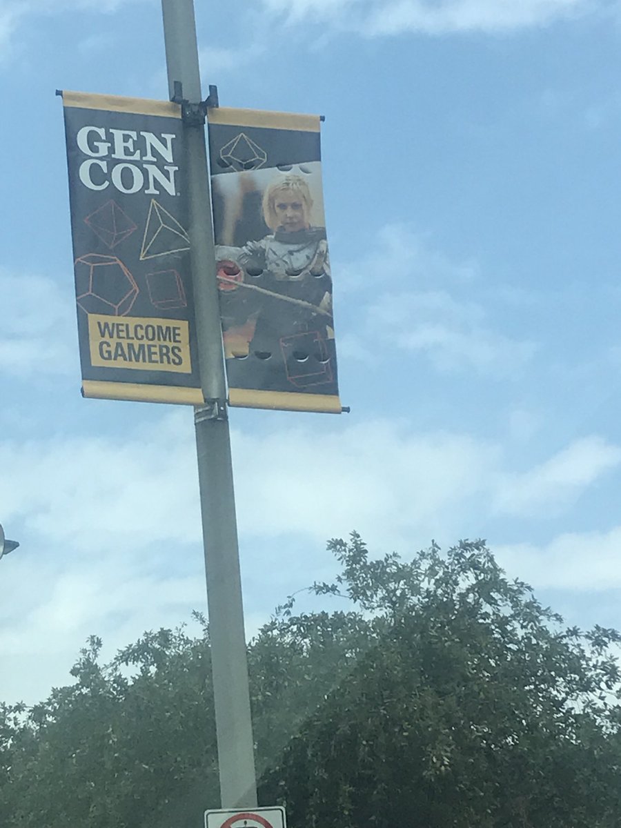 vivavalentinaxo's tweet photo. Gencon exclusives and pre realeases 🙌🏽 #conperks Come see me at booth 2649 to get in on all this! https://t.co/qNpXQaZXw1