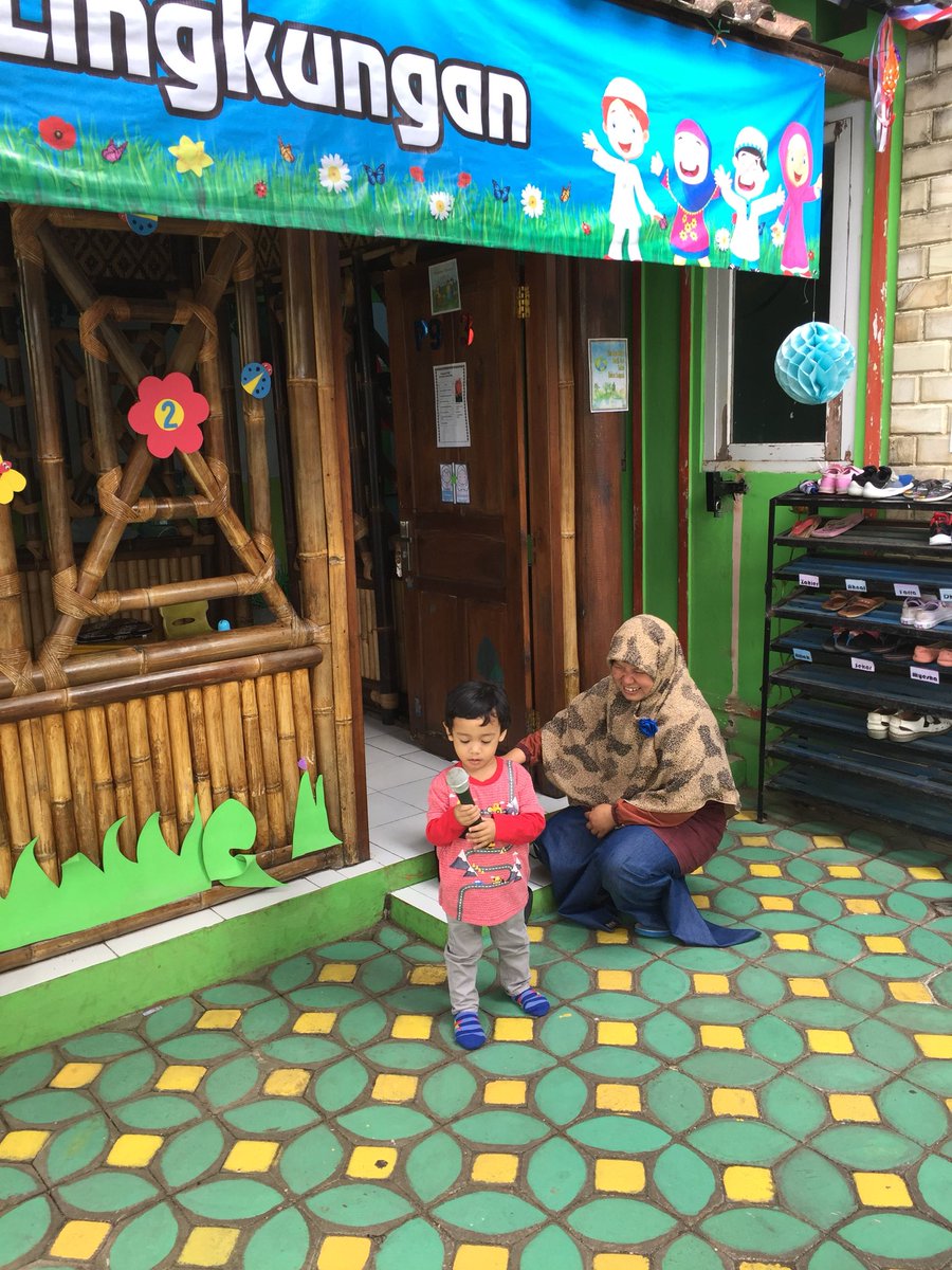 SeftyonoCahyo's tweet photo. First Day School.. https://t.co/cjRICT5W7l