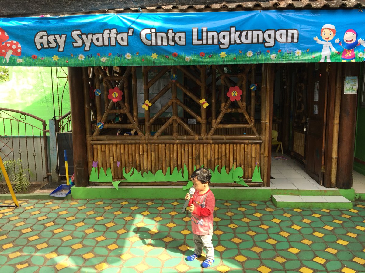 SeftyonoCahyo's tweet photo. First Day School.. https://t.co/cjRICT5W7l