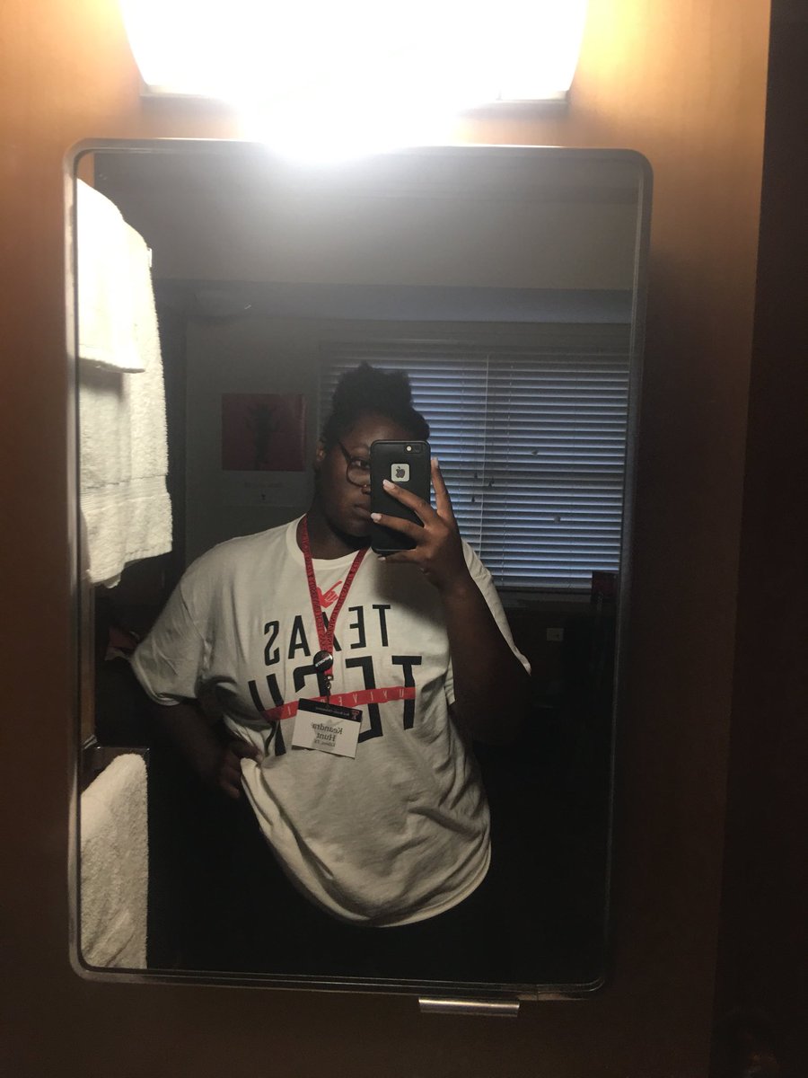 keandrahunt_'s tweet photo. lol if you’ve seen me around i’m sorry i’m awkward
come up to me and tell me if you like cheesecake or something idk
#RRO18 #ttu22 https://t.co/aAgRsBkc7b