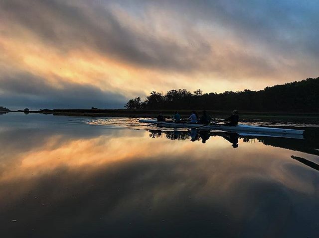 Cutting glass
📷 @sarahlawrencerowing
#rowing #oarslave #crewlife ift.tt/2vvmjDp