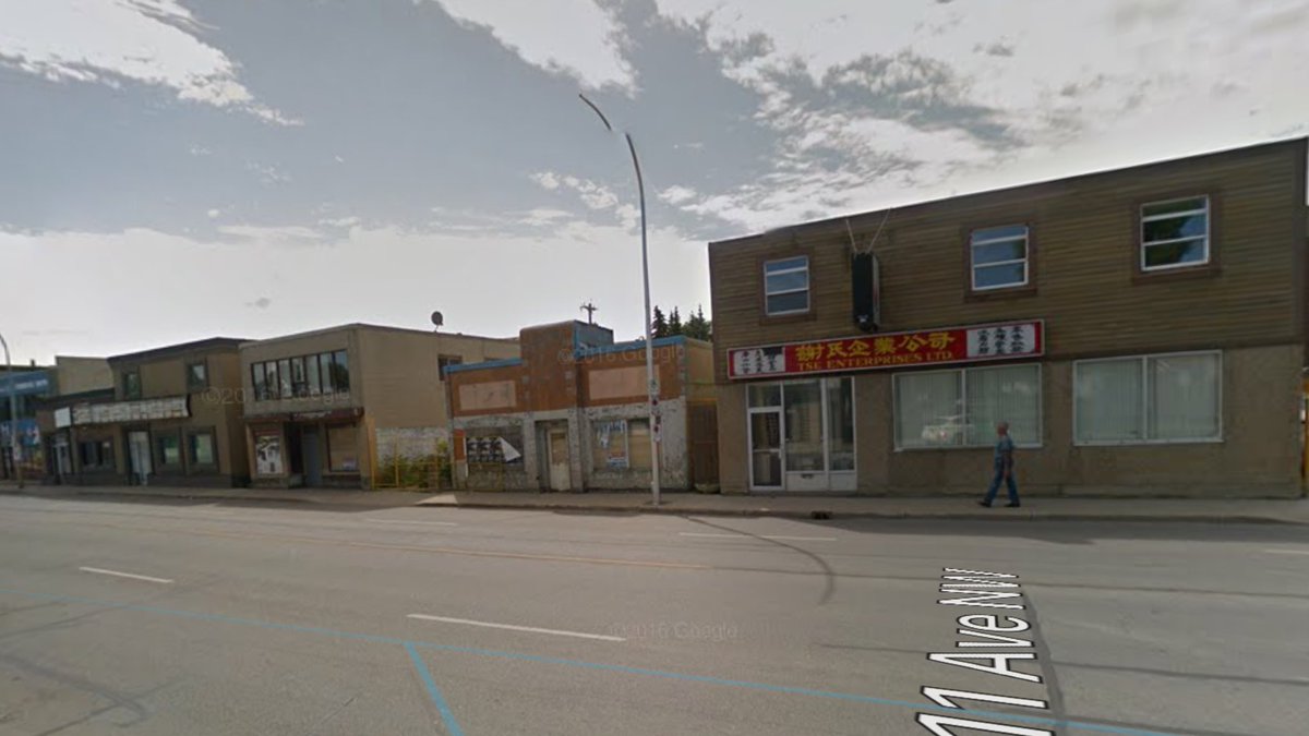 dawnvalentine's tweet image. This whole strip is cool. Built 1947-52. Including building that resembles the Graphic Arts Bldg. 111 Ave 94 Street #yeghistory #yegarchitecture