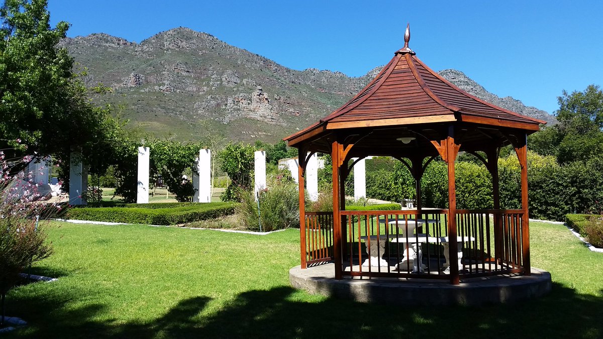 MerindolManor's tweet photo. It's a #womensmonth... treat your special lady to a stay at #MerindolManor in #riebeekwest. Relaxing stay with personalised and warm hospitality guaranteed. Book at https://t.co/uGPn6DN5fl https://t.co/3I0MG1xUTL