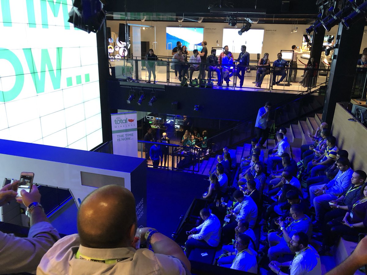 VIDAPAY's tweet photo. Wrapped up this week of @TracFoneCalls rallies in NYC. What an amazing venue at the @Samsung office 😍 and great seeing all of you there! #dealerrally #prepaidwireless https://t.co/ozY6D9TsvY