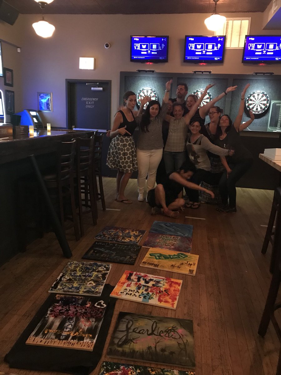 Bojitt3's tweet photo. KICKING ASS @cloverchicago -  this people who came out to support #paintitoutwithbojitt tonight are once in a lifetime AMAZING! Thank you EVERYONE to the Moon and back for opening your HARTS and supporting my DREAM to tach more lives.... #bojitt #bojittlove #chicagoartist #paint https://t.co/dgTqAAMw6f