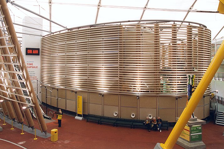 Shared Ground, featuring BBC children's show Blue Peter, had walls made almost entirely out of cardboard donated by BBC viewers (designed by Shigeru Ban). It featured mock streets and alleys, where kids could record their thoughts about their neighborhoods.