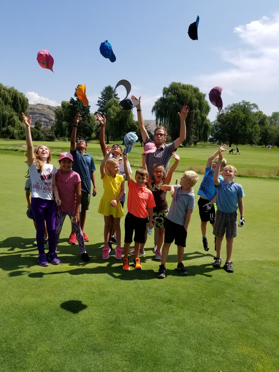 Had a blast this week @KamloopsGCC with this great group of #juniorgolfers and my colleagues @bentleydreww and @LMacDerm #futurelinks #growthegame