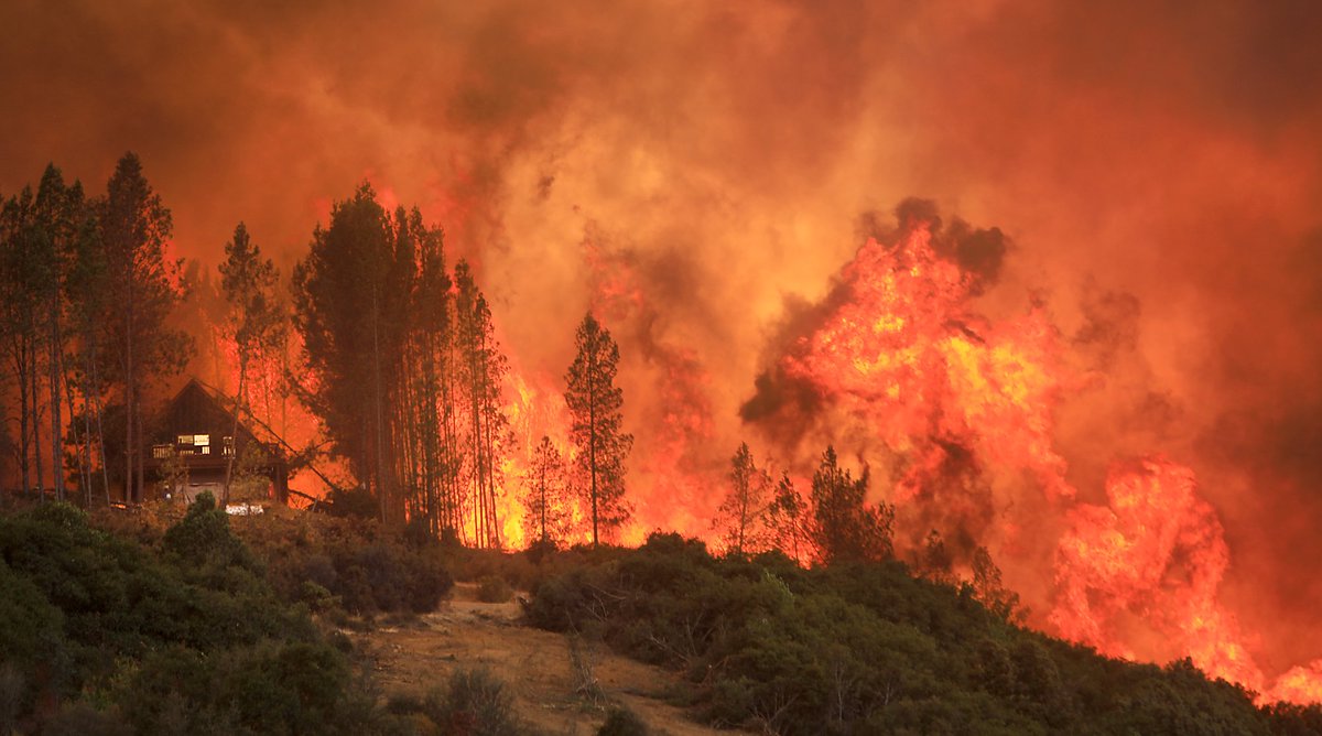 Mendocino Fire Complex explodes in size, now 2nd largest fire in history of California DjpjrnqVsAA2SDz