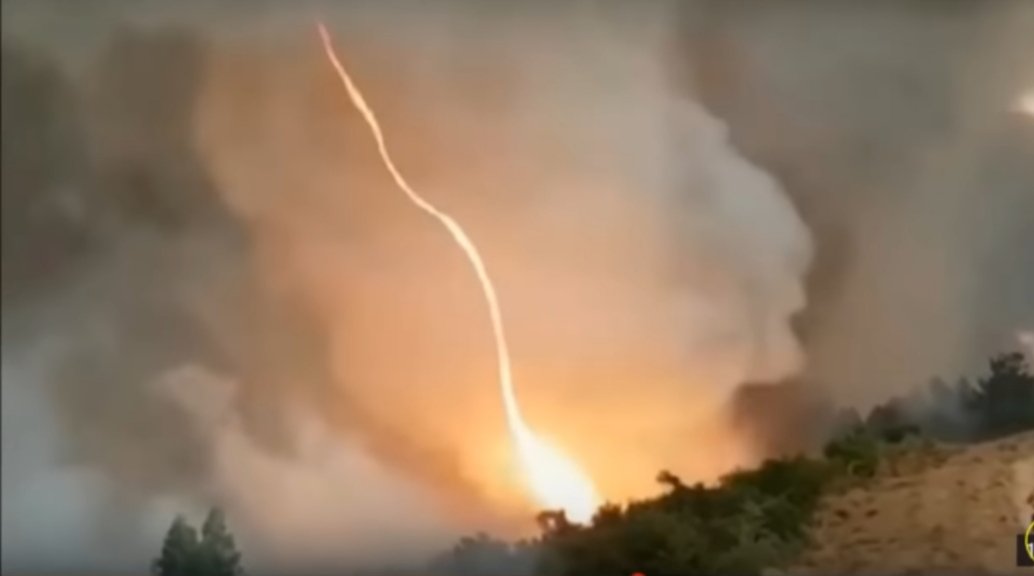 BayleeB79's tweet photo. @BuzzFeedStorm @TimNBCBoston It's called #CAFirestorms set by #DEW #DirectedEnergyWeapons. Google & search YouTube. All part of #GeoEngineering #Chemtrails #WeatherModification. #LookUp in MA they spray toxic chemicals 24/7! The @EPA wont release air, soil, water test results. @EPAAWheeler @Masschemtrails https://t.co/8ztG4Qqhts