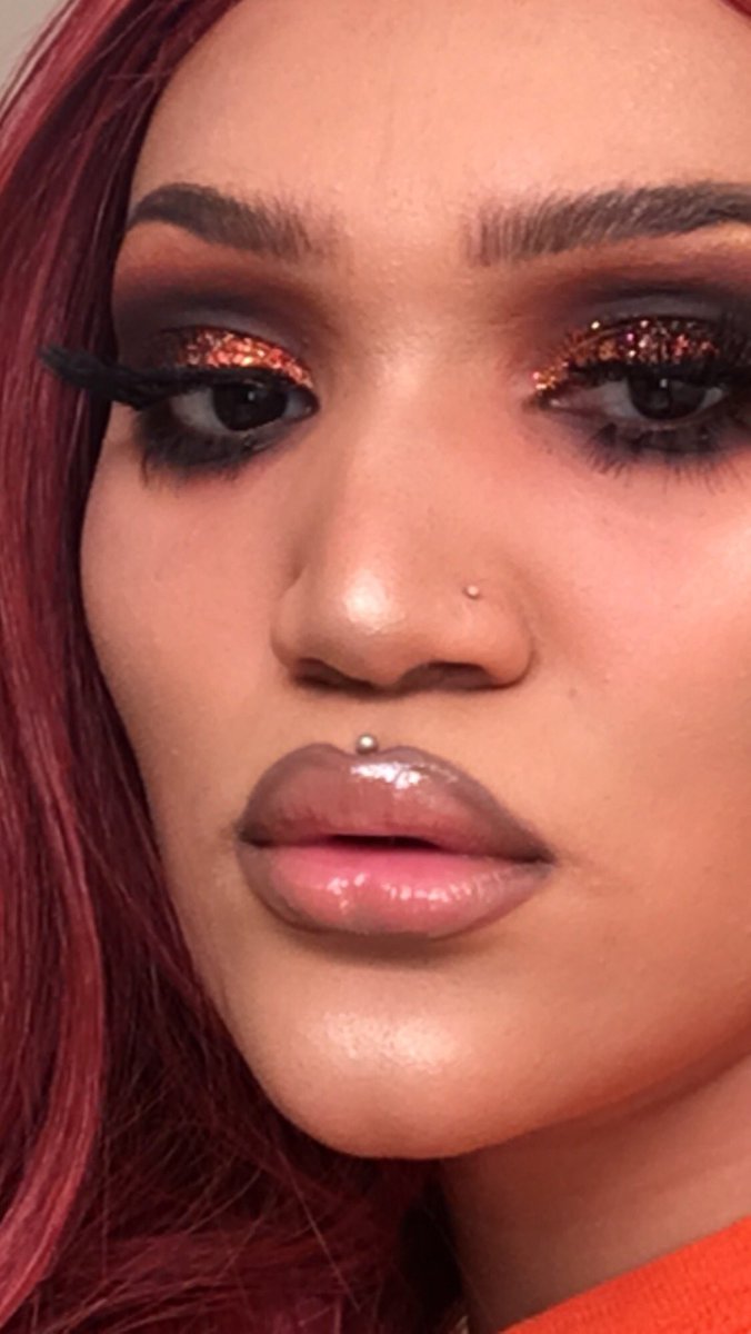 lalaswrld999's tweet photo. Nobody does glitter like Ms. @GlamGothBeauty #DemonSpit #Sludge https://t.co/ZmZsxpo9G6