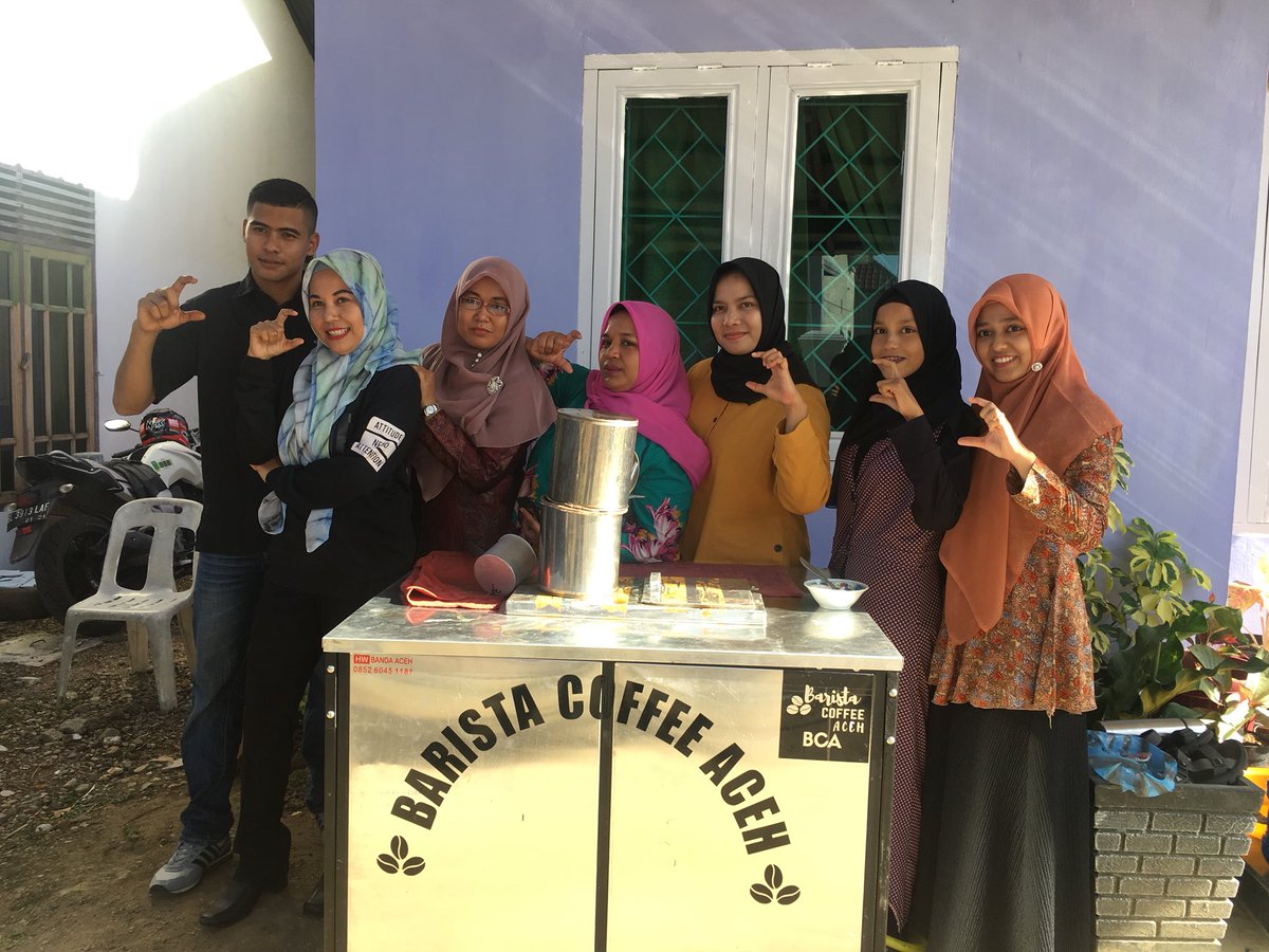 ghufranwafi's tweet photo. Pelatihan barista untuk perempuan dari BCAC barista coffee Aceh community https://t.co/gI9cuFJgFc