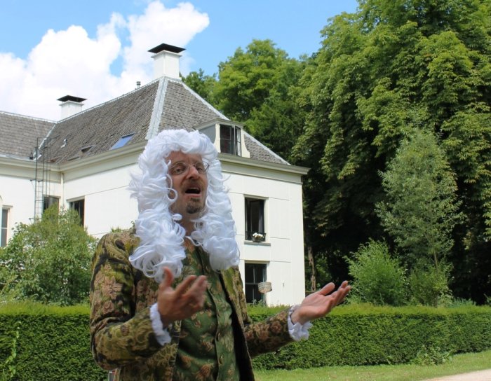 Storytrail Landgoedwandeling Amelisweerd BUNNIK Verhalenverteller Wannes van theatergezelschap Stadsavonturen nodigt u uit voor een bijzondere verhalenwandeling door Amelisweerd. Op zondag 16 en zondag 30 september is... twib.in/l/zKyAyyR68Lop