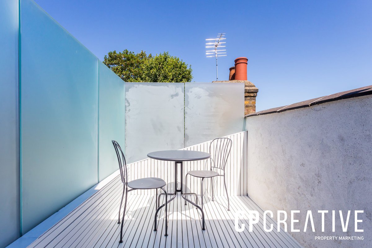 cp_creative's tweet photo. How long is this sunny weather going to last for?! https://t.co/YauwOCFucN