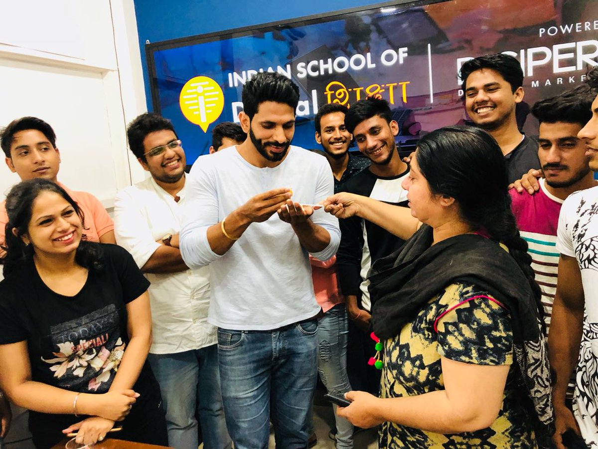 iamakram22's tweet image. Farewell, Good Luck Digiperform gang
#digiperform #idigitalshiksha
@digiperform