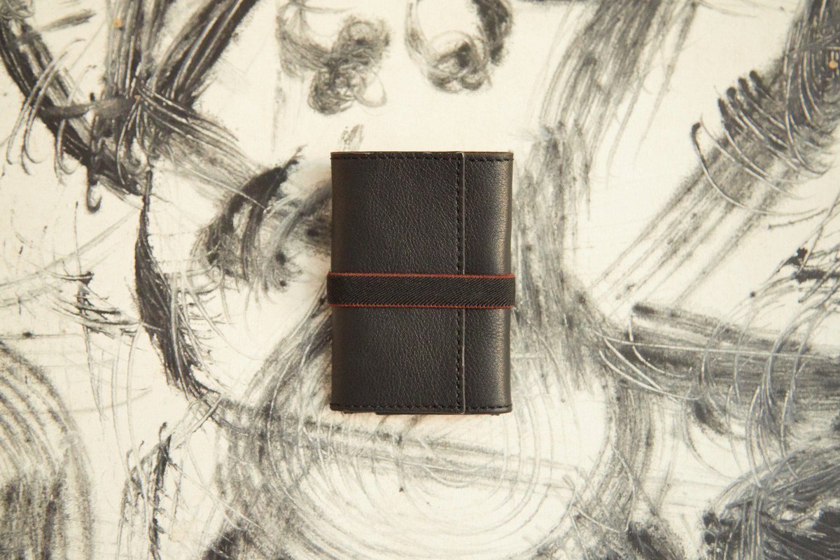 double00wallets's tweet image. "Controled chaos" #Bedouble00 25% OFF CODE: PLAYA25