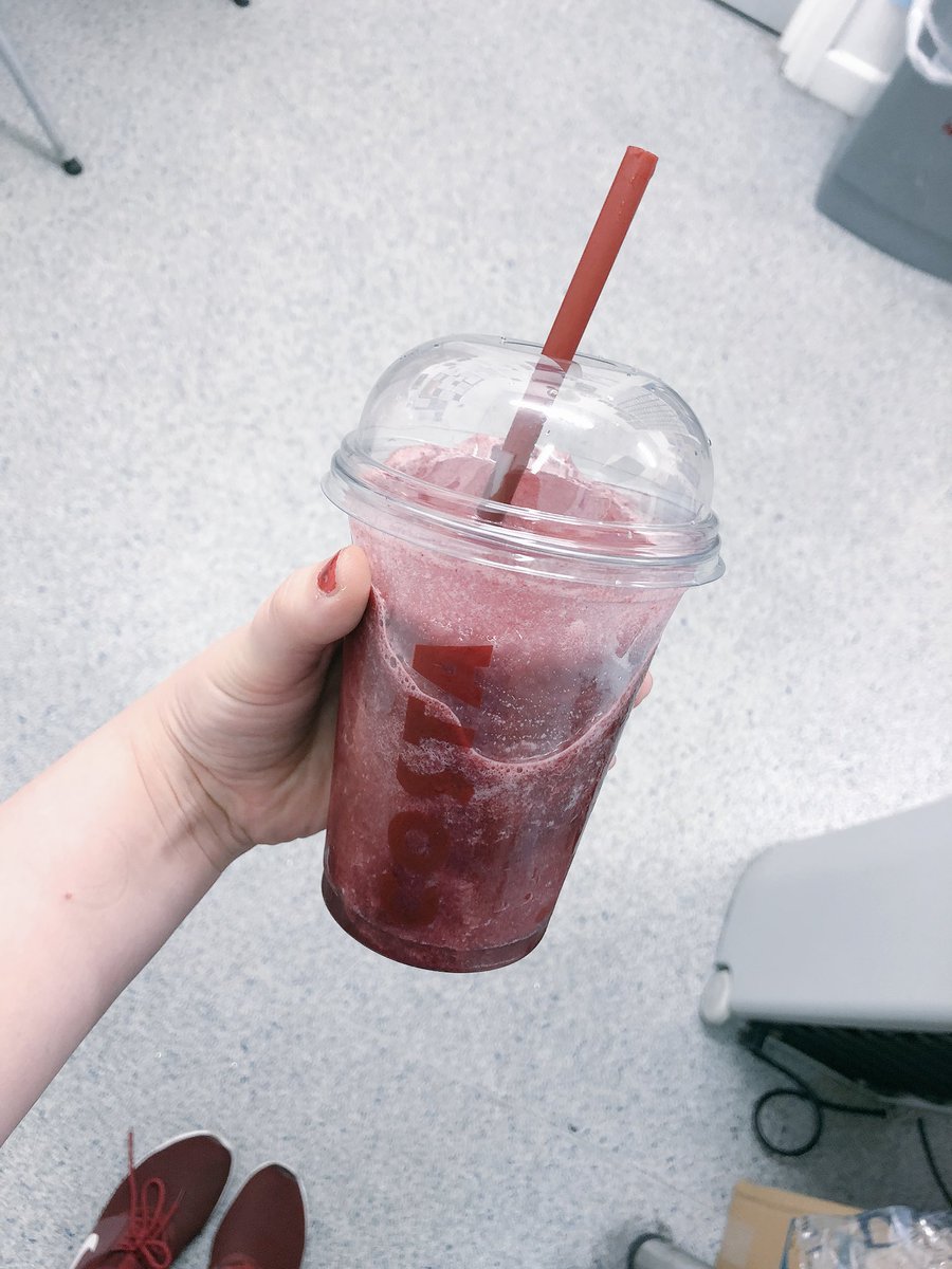 TD_Morpeth's tweet image. Nice cool smoothie on a hot day brought to our Guru Alana as a thank you for fixing a broken phone this morning 😊 #moreforyou #O2 #O2Morpeth 

@daleclark22 @neilstorey1 @lindasfjones @ajleems
